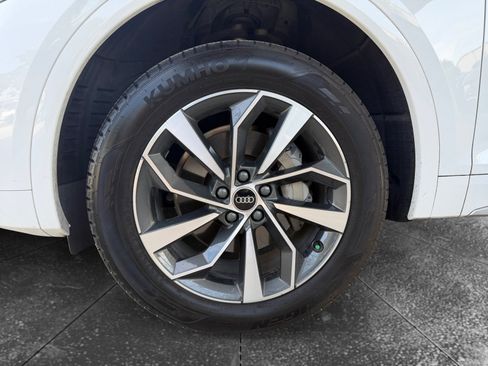 Used 2021 Audi Q5 Prestige w/ Premium Plus Package AWD/4WD image 9