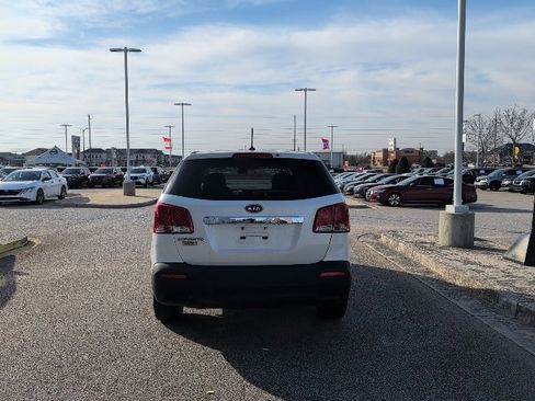 Used 2011 Kia Sorento LX image 8