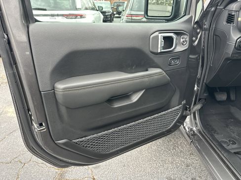 New 2026 Jeep Gladiator Sahara image 10