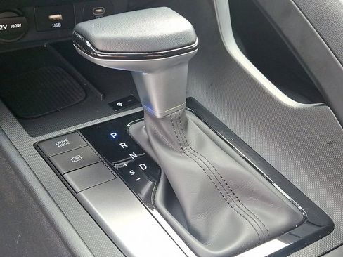 Used 2025 Hyundai Elantra Sport image 15