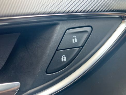 Used 2025 Buick Envision Sport Touring AWD/4WD image 12