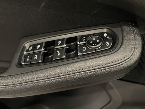 Used 2016 Porsche Macan S AWD/4WD image 12