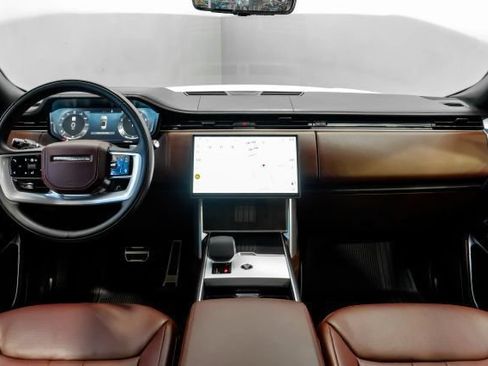 Used 2025 Land Rover Range Rover Long Wheelbase Autobiography AWD/4WD image 22