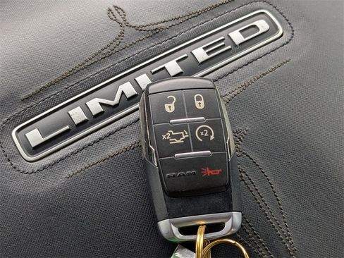 Used 2020 RAM 2500 Limited image 35