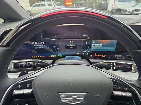 New 2026 Cadillac Optiq Luxury 1 image 32