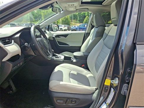 Certified 2022 Toyota RAV4 XLE Premium image 12