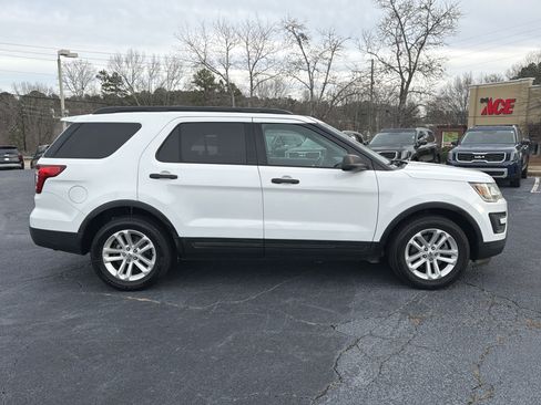 Used 2017 Ford Explorer Base 4D Sport Utility image 8
