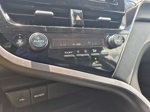 Used 2023 Toyota Camry SE FWD image 17