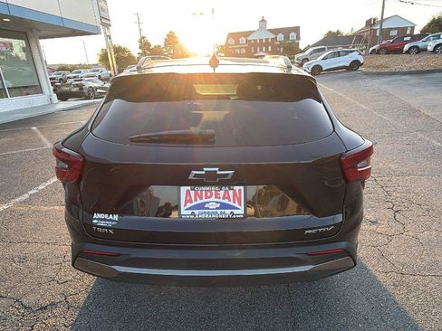 New 2026 Chevrolet Trax ACTIV w/ Sunroof Package FWD image 9