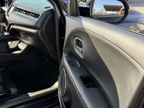 Used 2016 Honda HR-V EX-L image 12