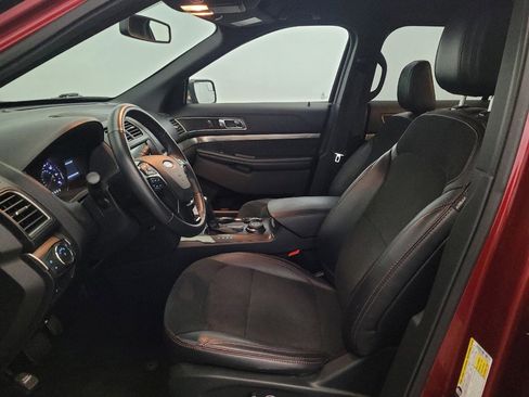 Used 2018 Ford Explorer XLT w/ Equipment Group 202A AWD/4WD image 17