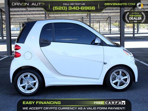 Used 2015 smart fortwo passion w/ Comfort Package image 8