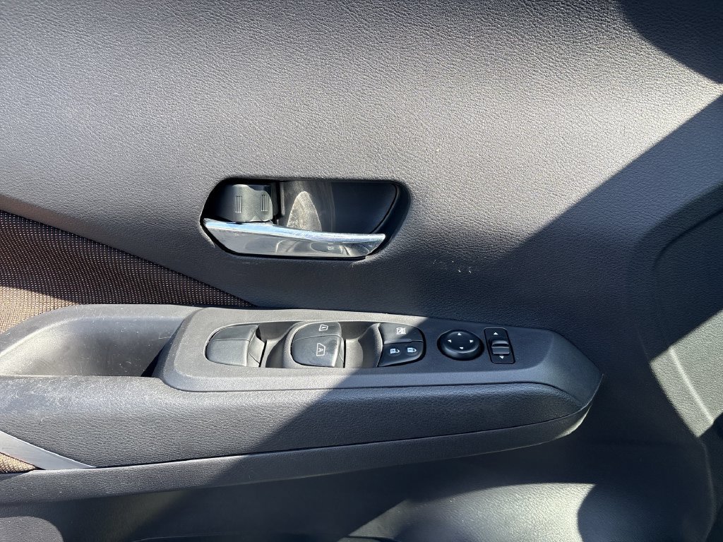 Certified 2024 Nissan Kicks SR w/ Exterior Package FWD image 21