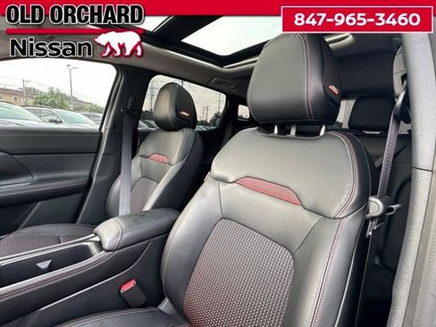 Used 2025 Nissan Kicks SR w/ SR Premium Package AWD/4WD image 11