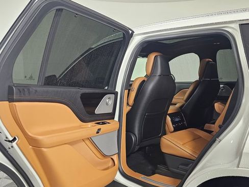 Used 2023 Lincoln Aviator Black Label Grand Touring w/ Class IV Trailer Tow Package image 18