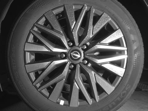 Used 2025 Nissan Altima 2.5 SV FWD image 17
