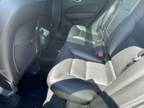 Used 2023 Volvo XC60 B5 Core w/ Climate Package AWD/4WD image 16