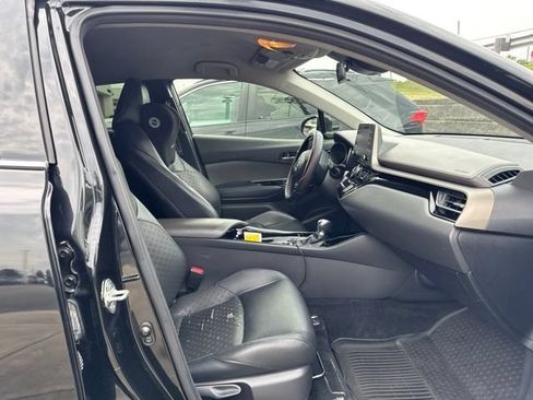 Used 2021 Toyota C-HR Limited FWD image 16