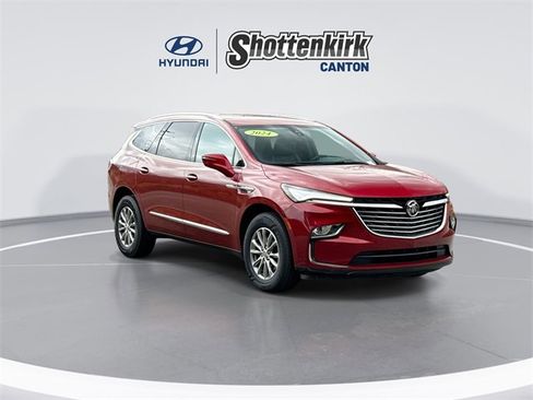 Used 2024 Buick Enclave Premium image 2