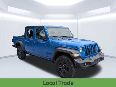 Used 2022 Jeep Gladiator Sport AWD/4WD image 9