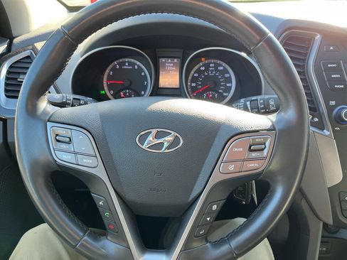 Used 2014 Hyundai Santa Fe GLS image 17
