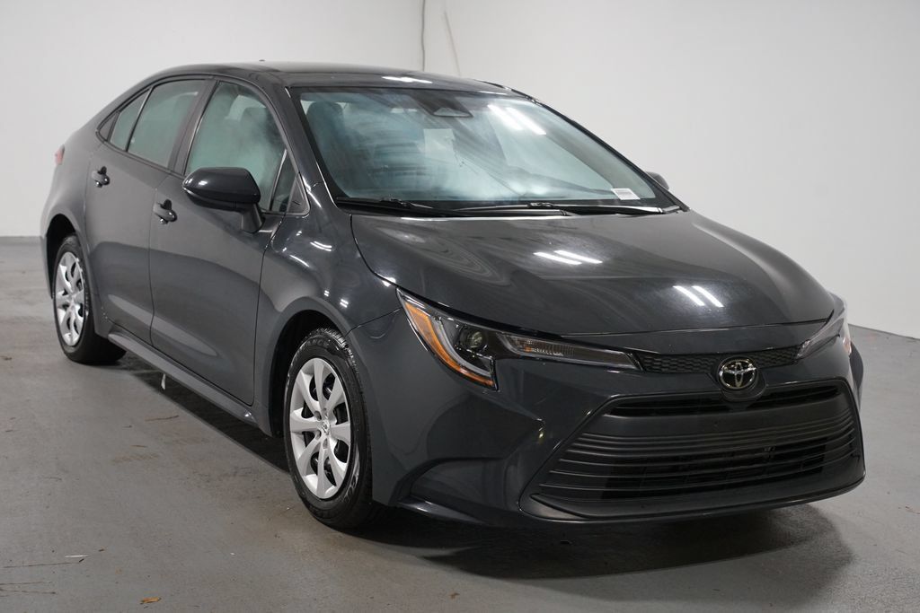 Certified 2025 Toyota Corolla LE FWD image 3