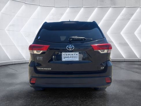 Used 2018 Toyota Highlander Plus FWD image 6
