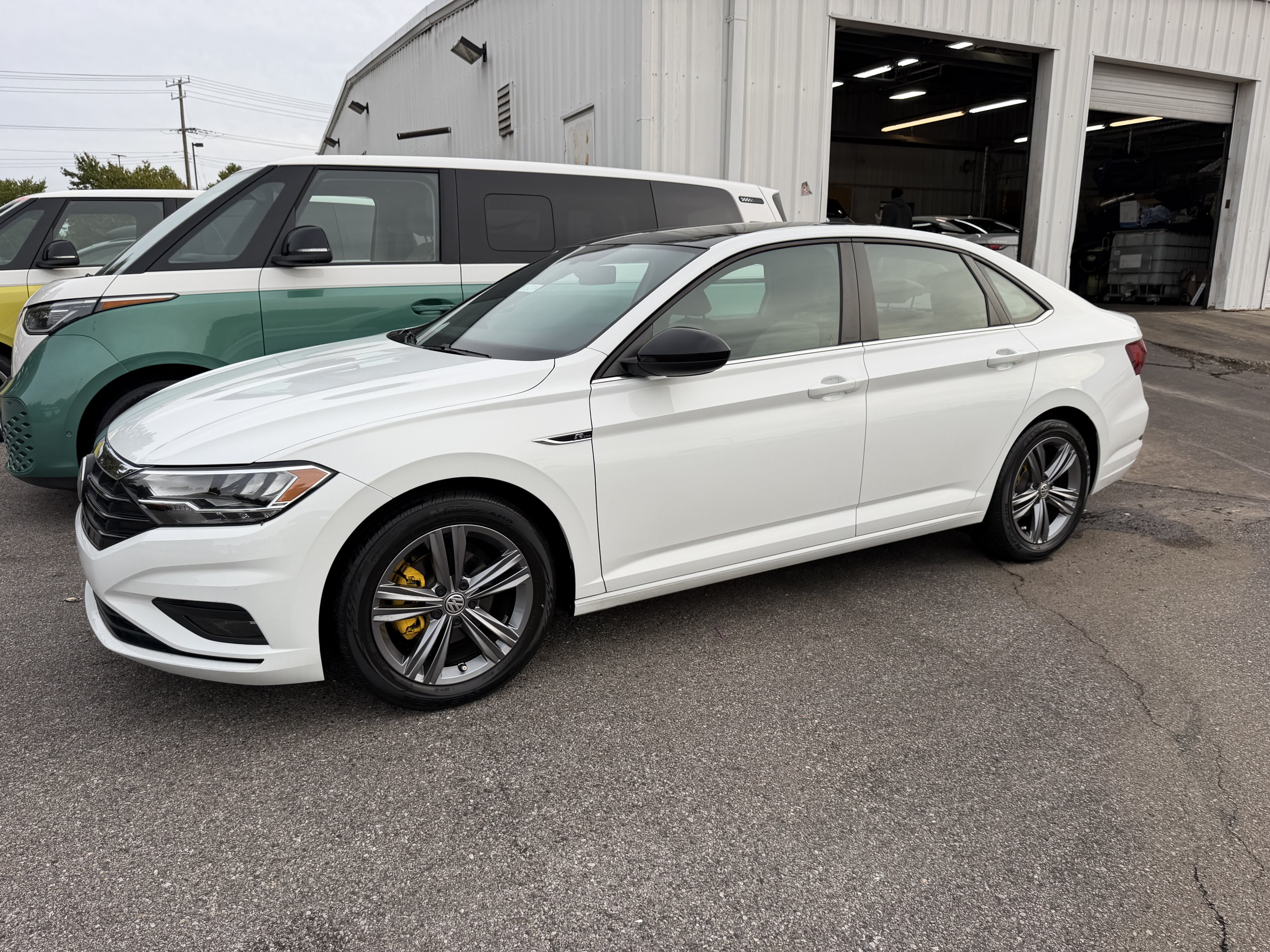 Used 2021 Volkswagen Jetta R-Line FWD image 2