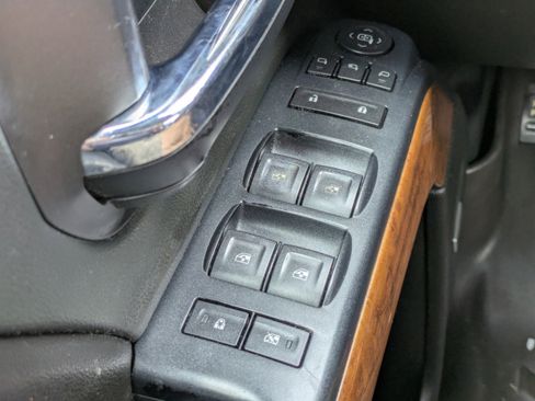 Used 2017 Chevrolet Silverado 2500 High Country image 21