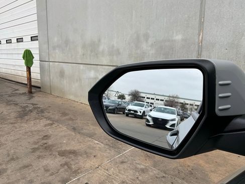 Used 2025 Hyundai Kona SEL image 19