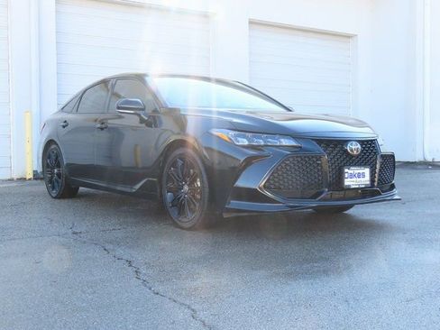 Used 2021 Toyota Avalon XSE image 1
