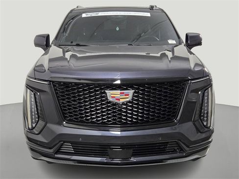 Certified 2025 Cadillac Escalade Sport Platinum image 5