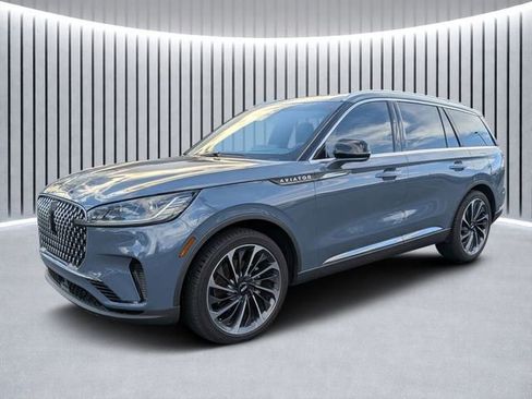 Used 2025 Lincoln Aviator Reserve w/ Illumination Package image 8