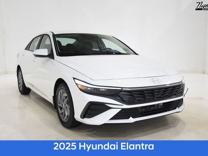 New 2025 Hyundai Elantra Blue