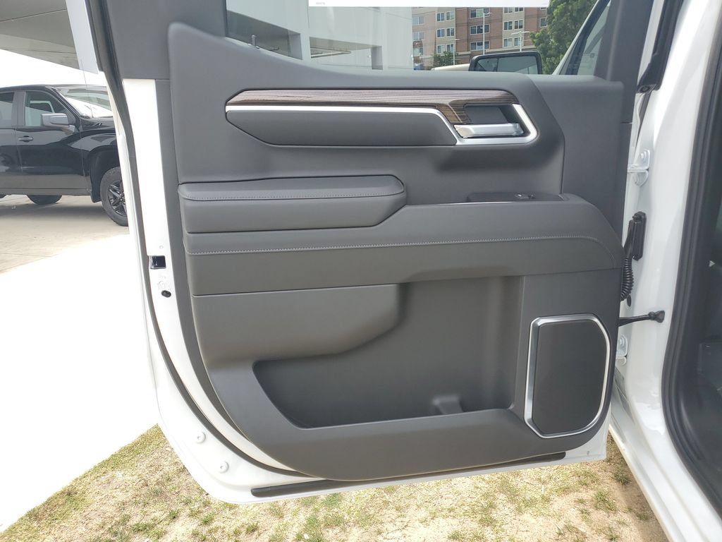 New 2026 Chevrolet Silverado 1500 RST w/ Z71 Off-Road Package AWD/4WD image 17