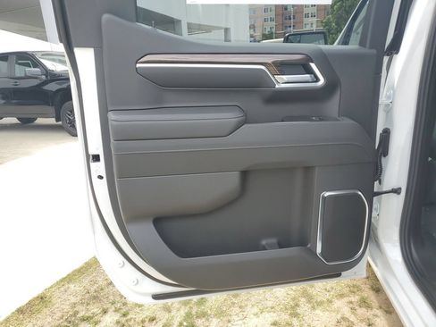 New 2026 Chevrolet Silverado 1500 RST w/ Z71 Off-Road Package AWD/4WD image 17