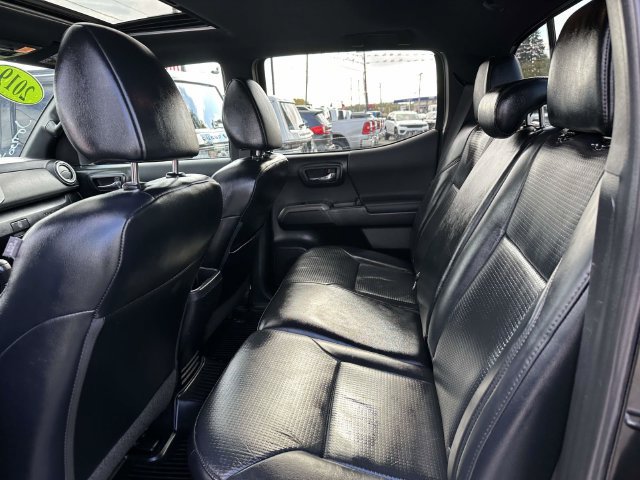Used 2019 Toyota Tacoma TRD Sport AWD/4WD image 7
