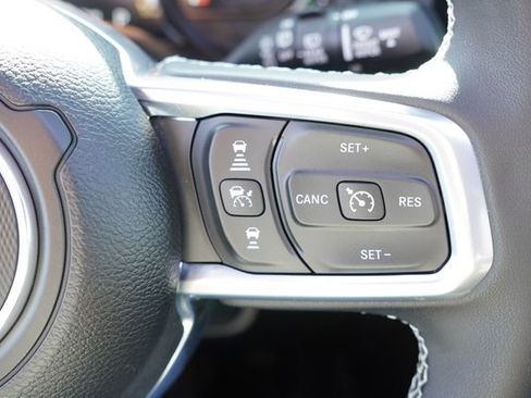 Certified 2025 Jeep Wrangler Unlimited Sahara w/ Safety Group image 32