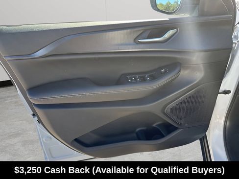 New 2025 Jeep Grand Cherokee Laredo X w/ Luxury Tech Group I RWD image 30