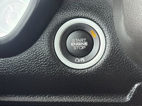 Used 2020 RAM 1500 Big Horn AWD/4WD image 32