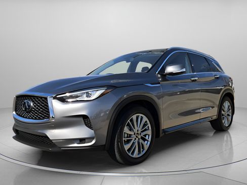 Certified 2025 INFINITI QX50 Luxe image 2