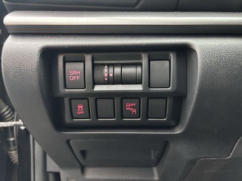 Used 2019 Subaru Crosstrek 2.0i Limited w/ Moonroof Package w/Navigation image 27