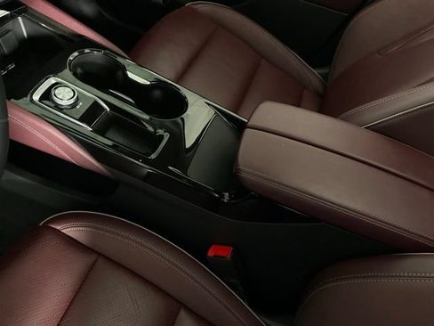 Used 2024 Buick Envision Sport Touring AWD/4WD image 17