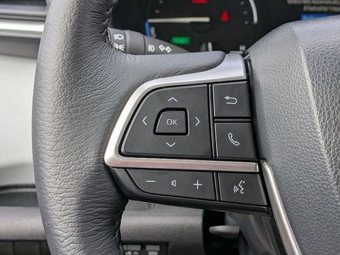 Used 2026 Toyota Sienna XLE FWD image 23