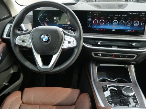 Used 2023 BMW X7 xDrive40i w/ Premium Package image 19