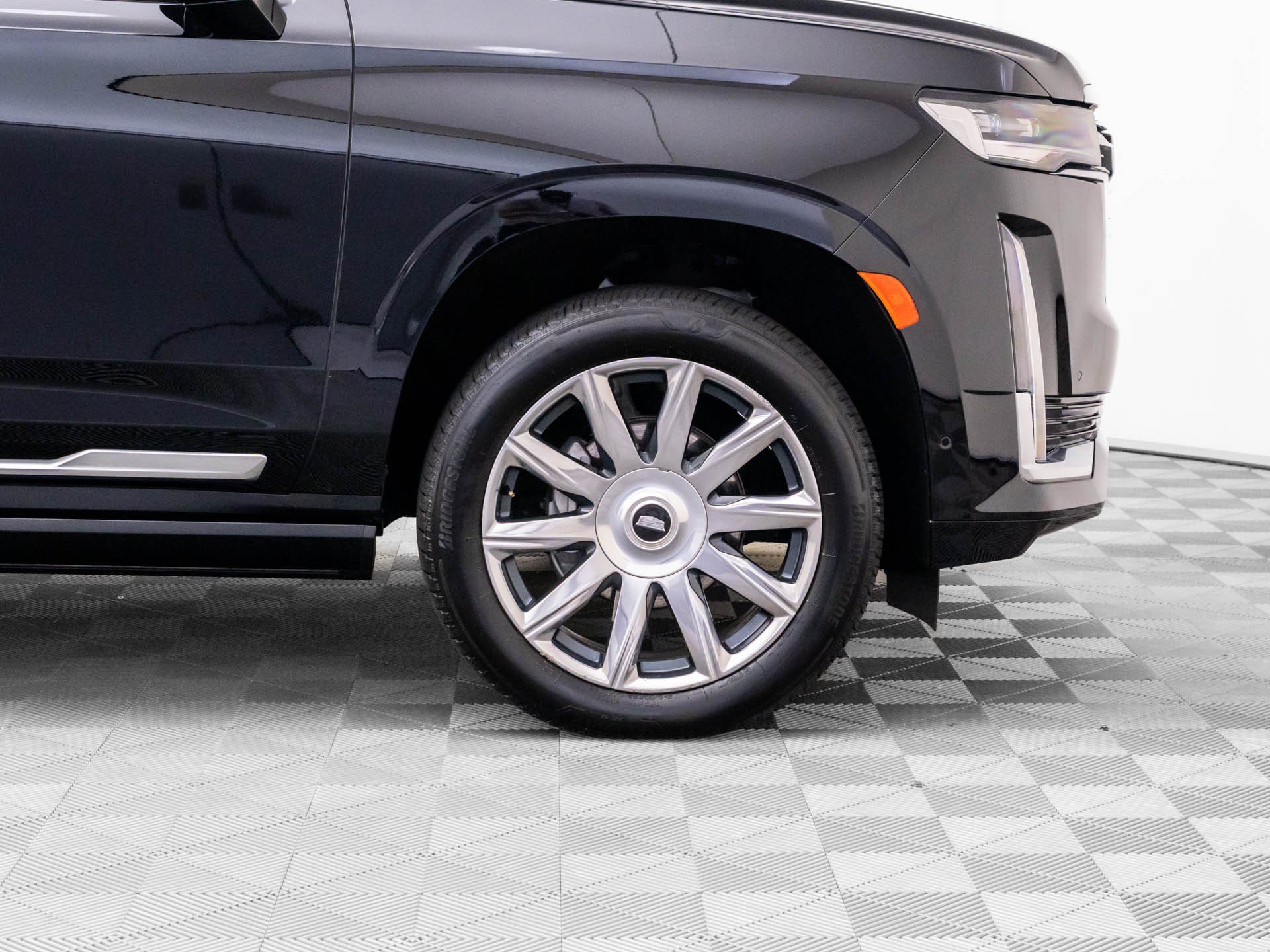 Used 2024 Cadillac Escalade Premium Luxury Platinum w/ LPO, Floor Liner Package AWD/4WD image 40