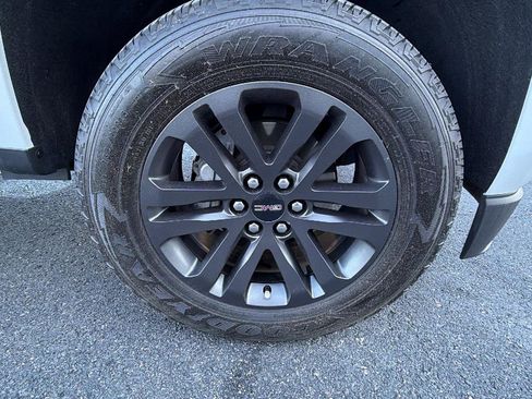 Certified 2020 GMC Canyon SLE w/ Elevation Edition image 9