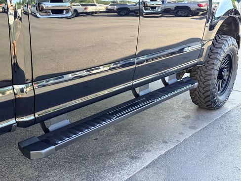 Used 2022 Ford F250 Lariat w/ Black Appearance Package AWD/4WD image 15