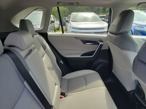 Used 2025 Toyota RAV4 XLE Premium image 31