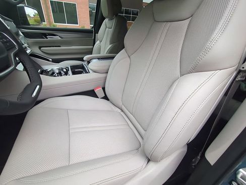 New 2026 Jeep Grand Wagoneer Limited AWD/4WD image 27